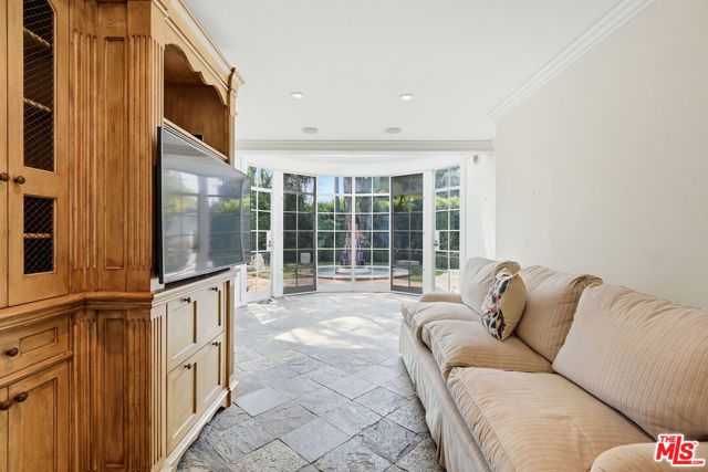701 N Arden Drive, Beverly Hills, CA 90210