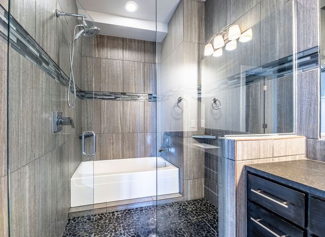 307 E Noble Lane, Fayetteville, AR 72703