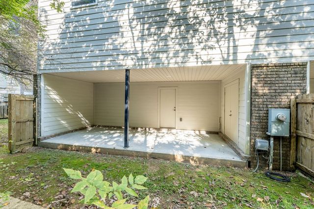 307 E Noble Lane, Fayetteville, AR 72703