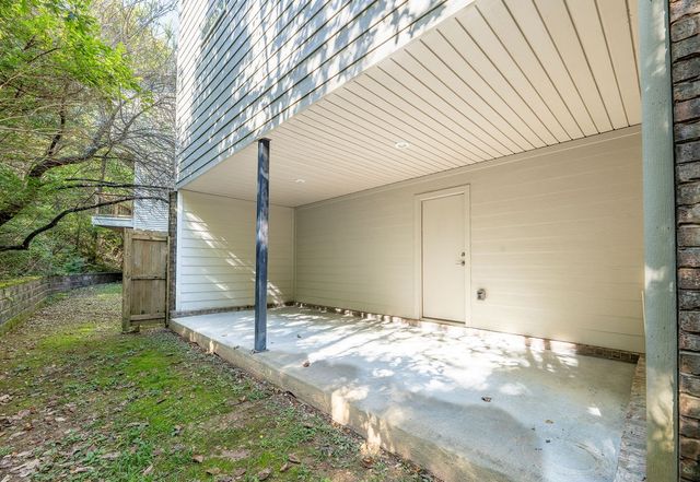 307 E Noble Lane, Fayetteville, AR 72703