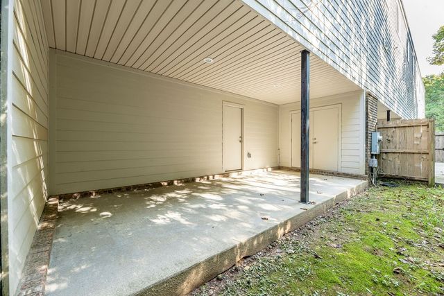 307 E Noble Lane, Fayetteville, AR 72703