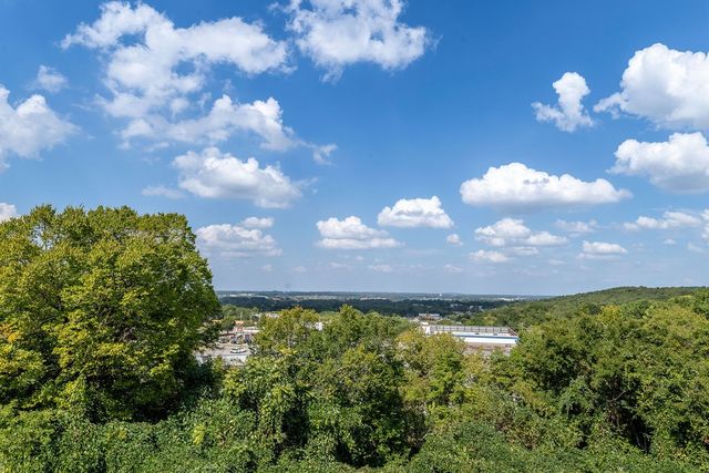 307 E Noble Lane, Fayetteville, AR 72703