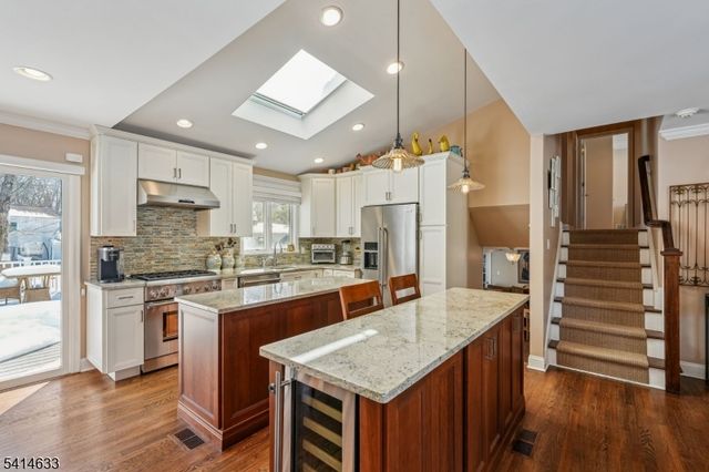 6 Knollwood Dr, Livingston Twp., NJ 07039