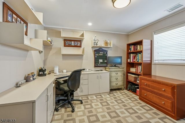 6 Knollwood Dr, Livingston Twp., NJ 07039