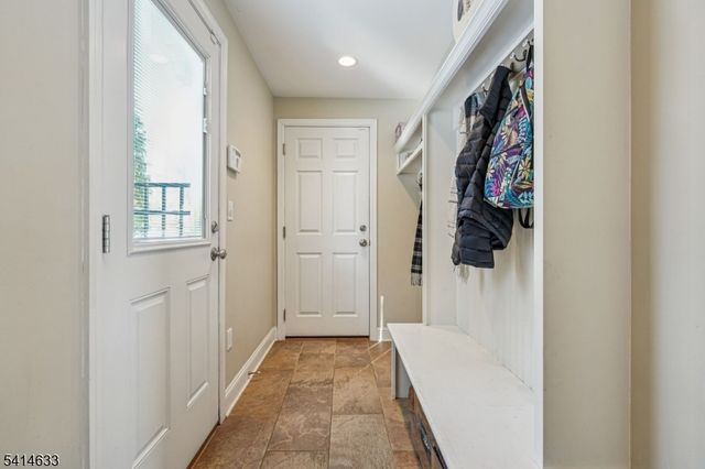 6 Knollwood Dr, Livingston Twp., NJ 07039