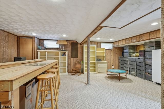 6 Knollwood Dr, Livingston Twp., NJ 07039