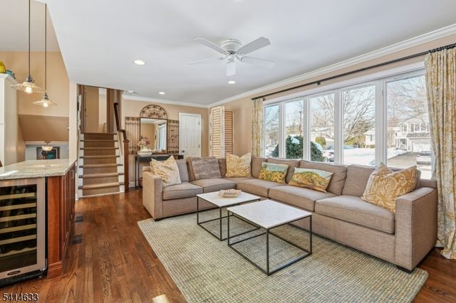 6 Knollwood Dr, Livingston Twp., NJ 07039