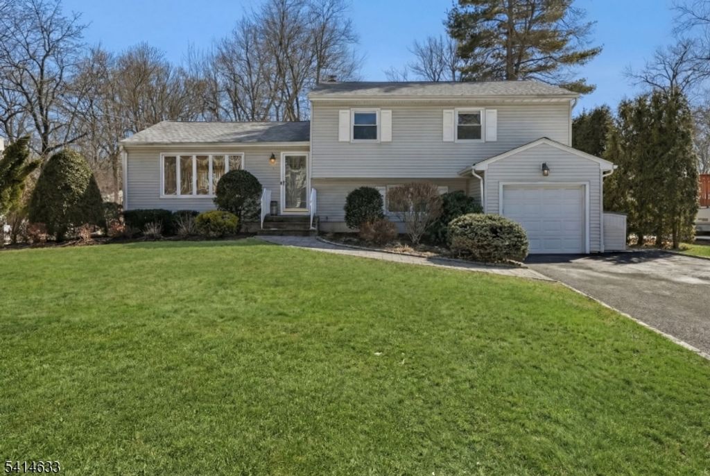 6 Knollwood Dr, Livingston Twp., NJ 07039