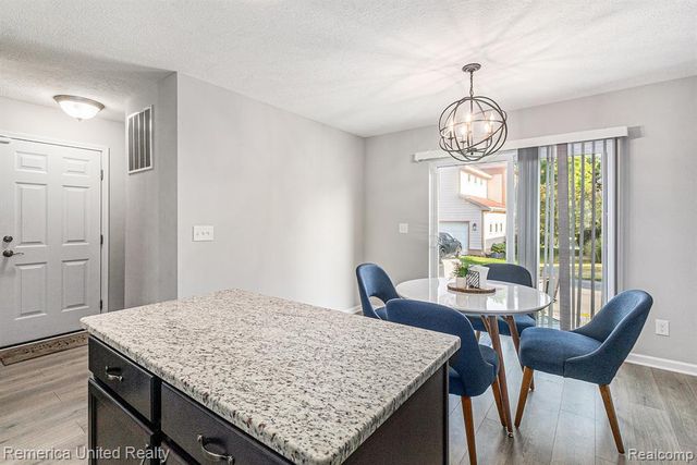 631 Grafton Lane, Howell, MI 48855