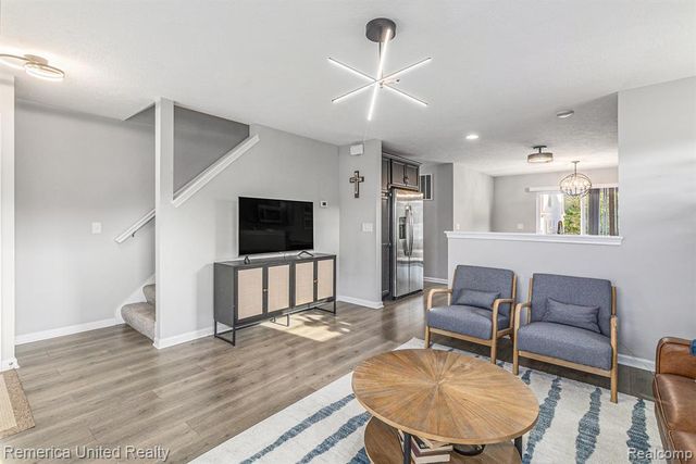 631 Grafton Lane, Howell, MI 48855