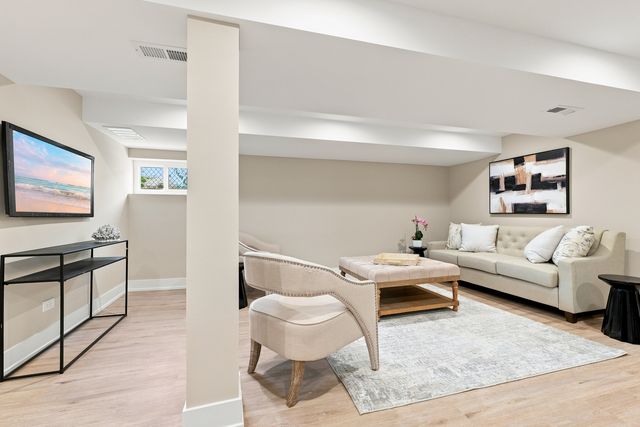9314 S Colfax Avenue, Chicago, IL 60617