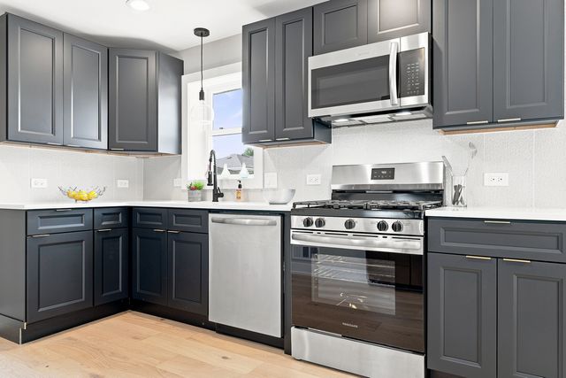 9314 S Colfax Avenue, Chicago, IL 60617