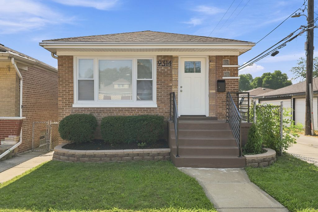 9314 S Colfax Avenue, Chicago, IL 60617