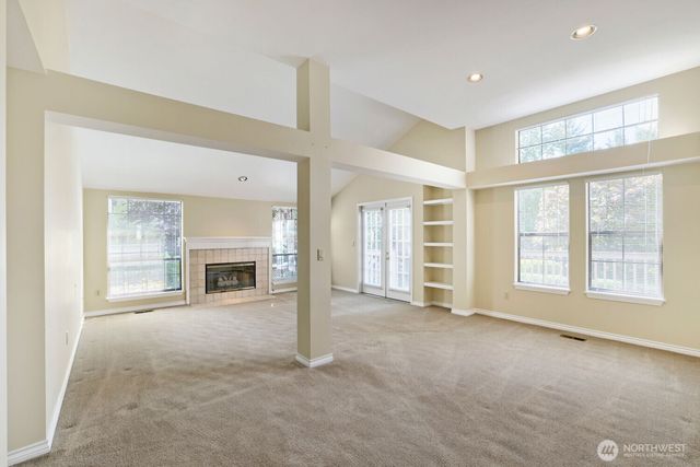 10063 Wallingford Avenue N, Seattle, WA 98133