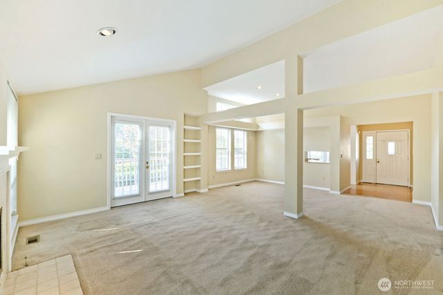 10063 Wallingford Avenue N, Seattle, WA 98133