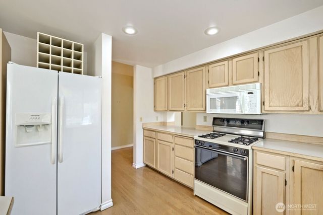 10063 Wallingford Avenue N, Seattle, WA 98133