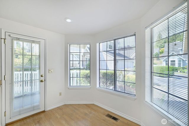 10063 Wallingford Avenue N, Seattle, WA 98133
