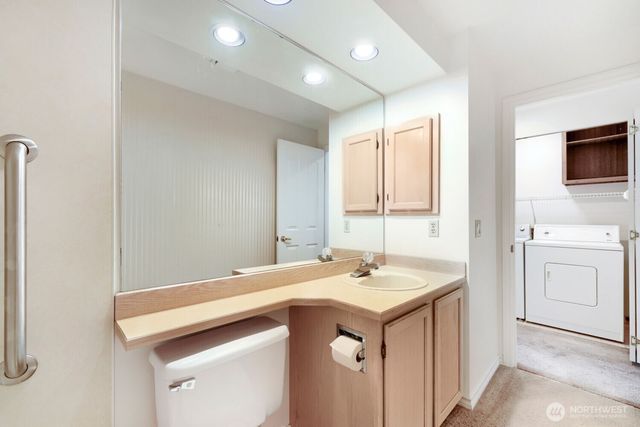 10063 Wallingford Avenue N, Seattle, WA 98133