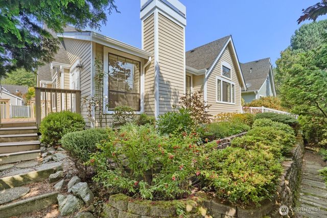 10063 Wallingford Avenue N, Seattle, WA 98133