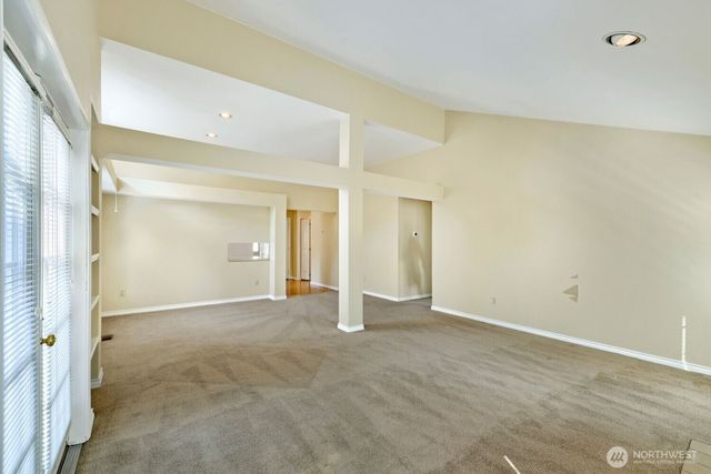 10063 Wallingford Avenue N, Seattle, WA 98133