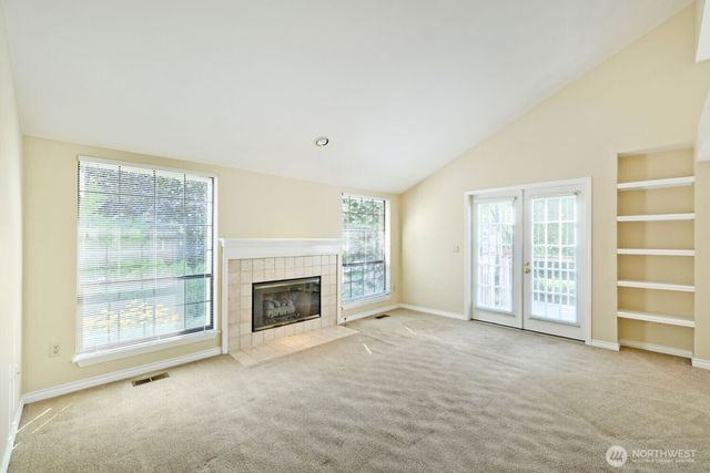 10063 Wallingford Avenue N, Seattle, WA 98133