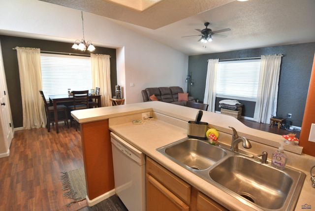 5247 AUTUMN PL, Rapid City, SD 57702