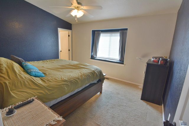 5247 AUTUMN PL, Rapid City, SD 57702