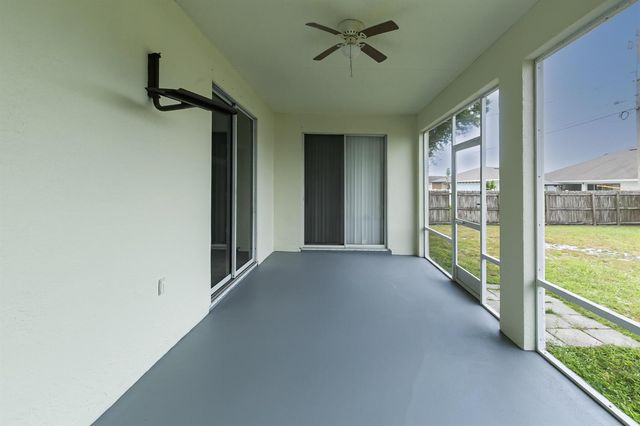 232 SW Aldoro Place, Port St. Lucie, FL 34953