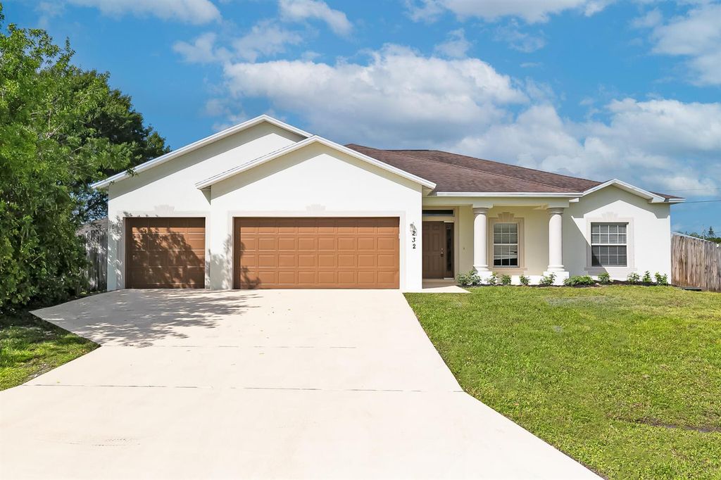 232 SW Aldoro Place, Port St. Lucie, FL 34953