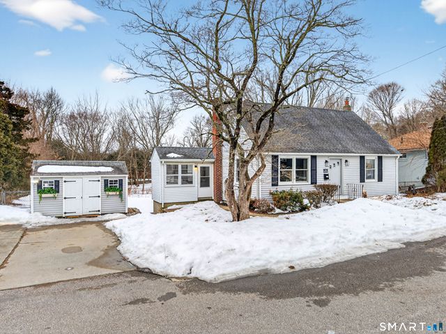 111 Whipple Avenue, Norwich, CT 06360