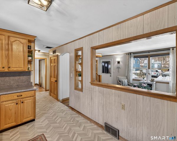 111 Whipple Avenue, Norwich, CT 06360