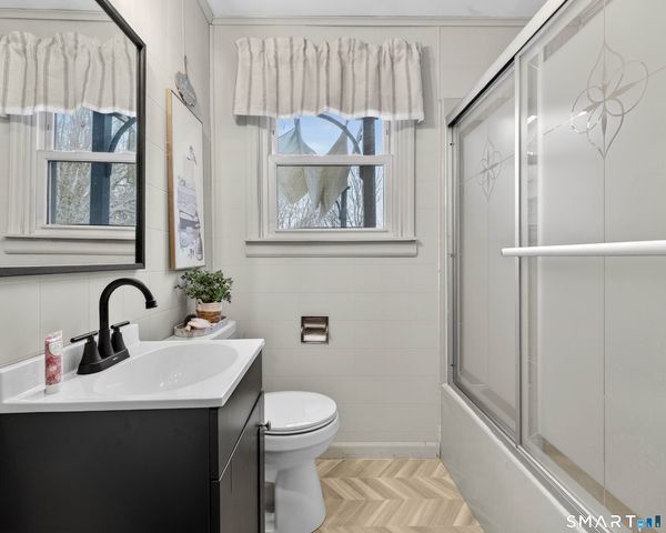 111 Whipple Avenue, Norwich, CT 06360