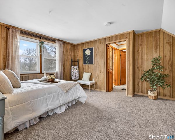 111 Whipple Avenue, Norwich, CT 06360