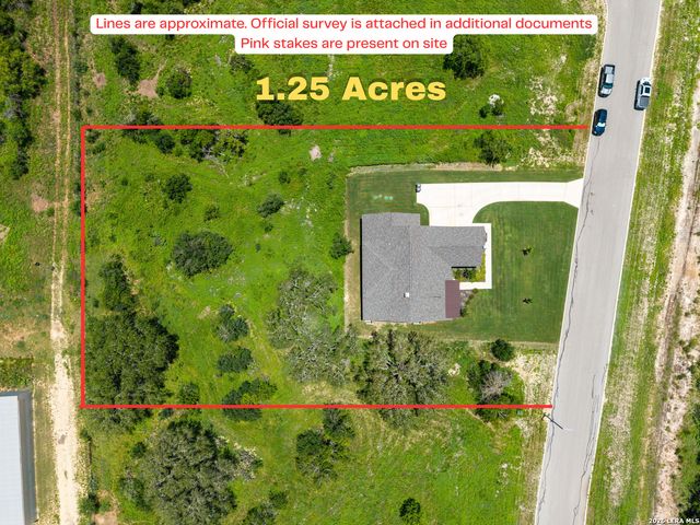601 LEGEND PARK DR, Castroville, TX 78009