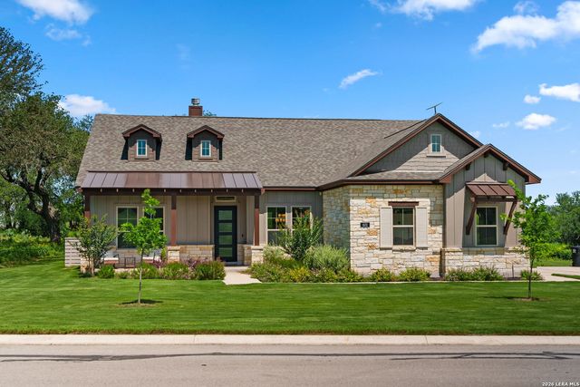 601 LEGEND PARK DR, Castroville, TX 78009