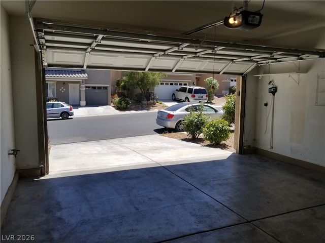 9524 Cabot Falls Avenue, Las Vegas, NV 89149