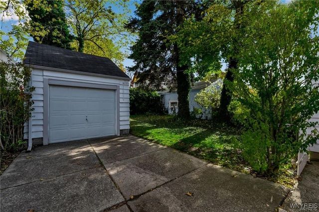 23 Pine Ridge Terrace, Cheektowaga, NY 14225