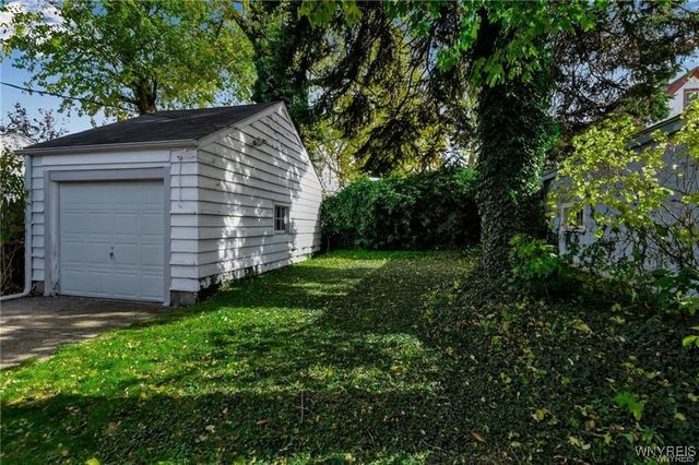 23 Pine Ridge Terrace, Cheektowaga, NY 14225