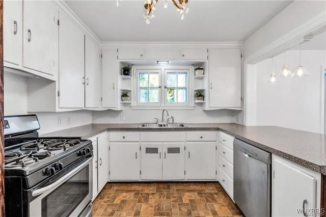 23 Pine Ridge Terrace, Cheektowaga, NY 14225