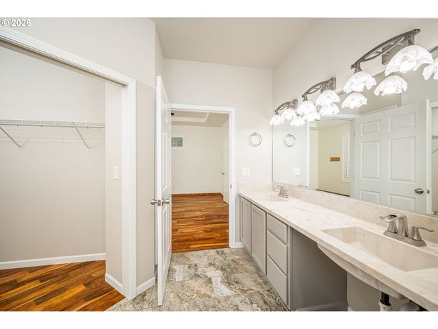 4941 STAGECOACH Rd, Eugene, OR 97402