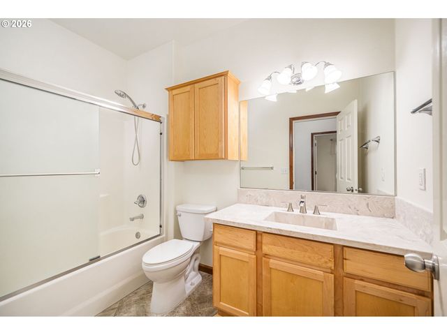 4941 STAGECOACH Rd, Eugene, OR 97402