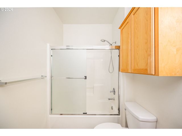 4941 STAGECOACH Rd, Eugene, OR 97402