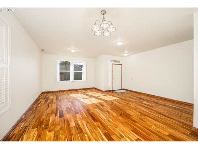 4941 STAGECOACH Rd, Eugene, OR 97402