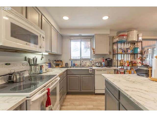 3021 Se 129TH Ave, Portland, OR 97236
