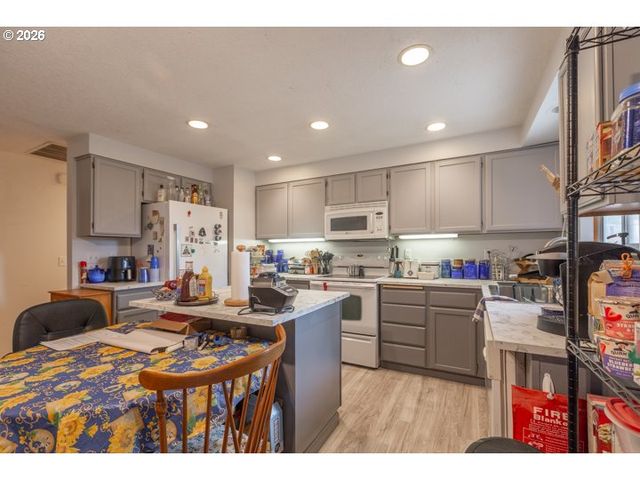 3021 Se 129TH Ave, Portland, OR 97236