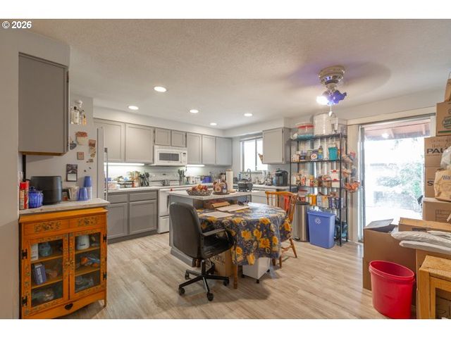 3021 Se 129TH Ave, Portland, OR 97236