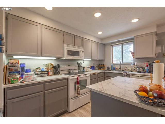 3021 Se 129TH Ave, Portland, OR 97236