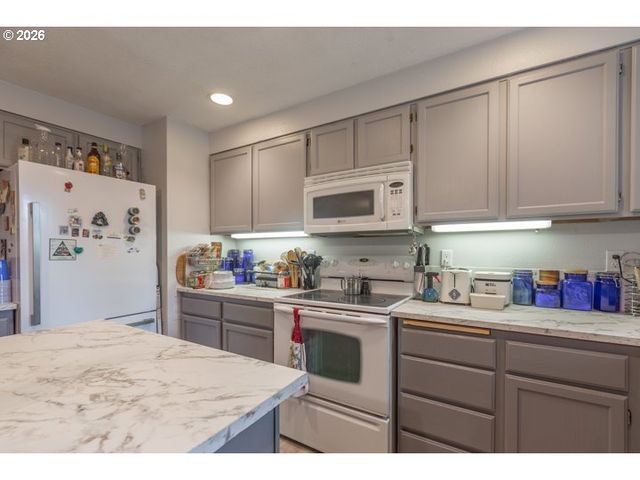 3021 Se 129TH Ave, Portland, OR 97236