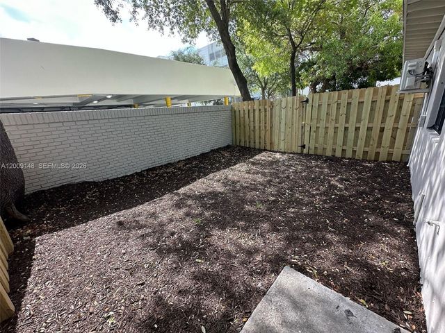 417 SE 14th Ct 2, Fort Lauderdale, FL 33316