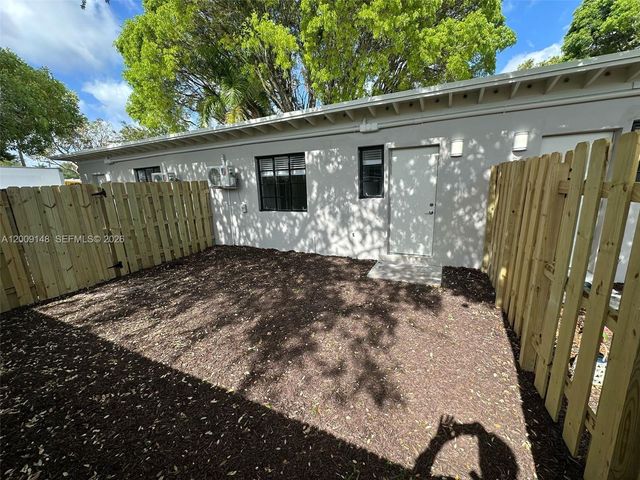 417 SE 14th Ct 2, Fort Lauderdale, FL 33316